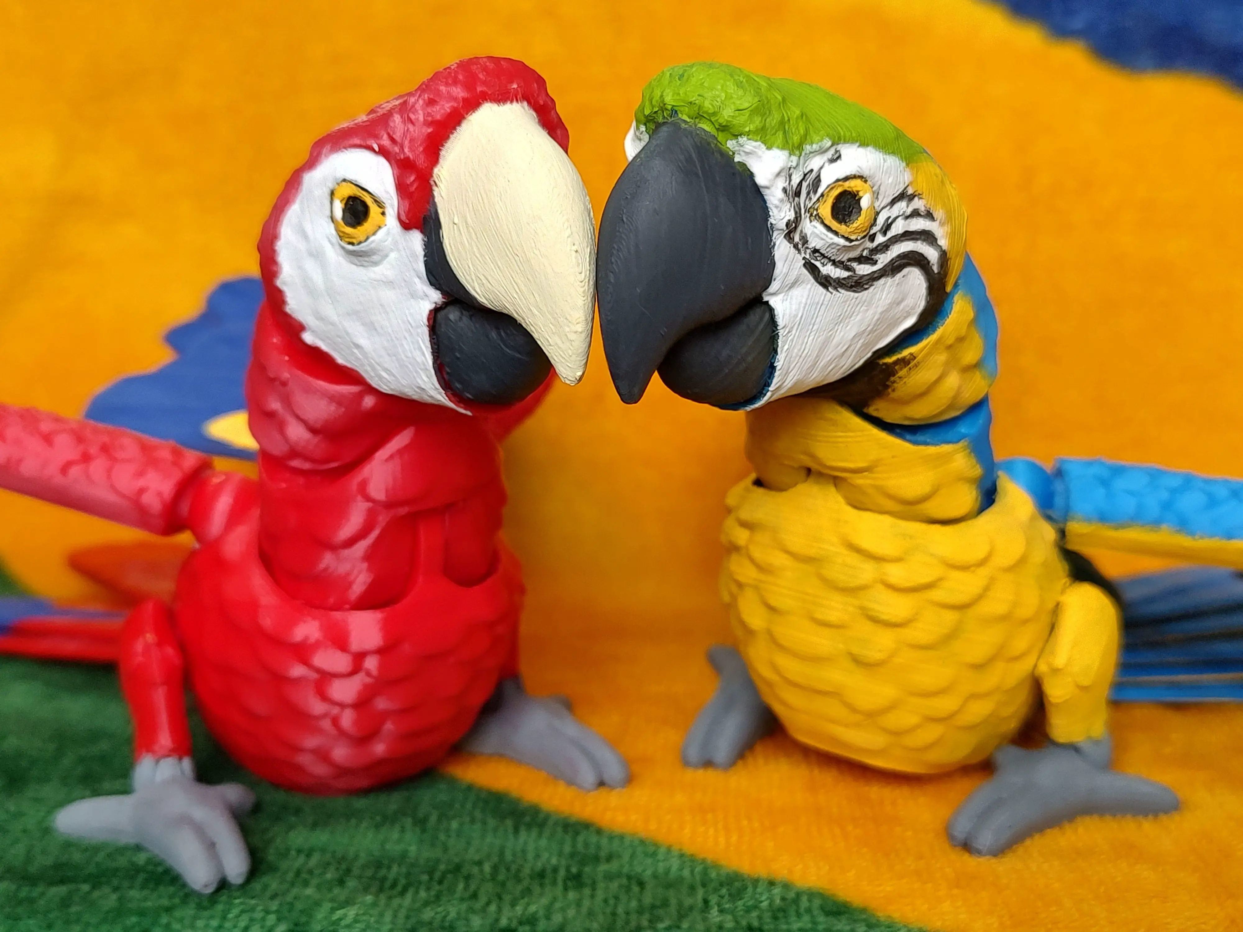 Scarlet Macaw Articulated Figure