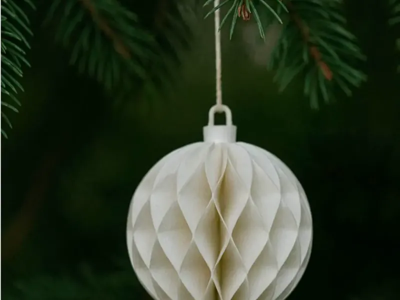 bola de navidad vacía