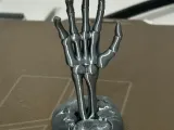 Skeleton hand-0