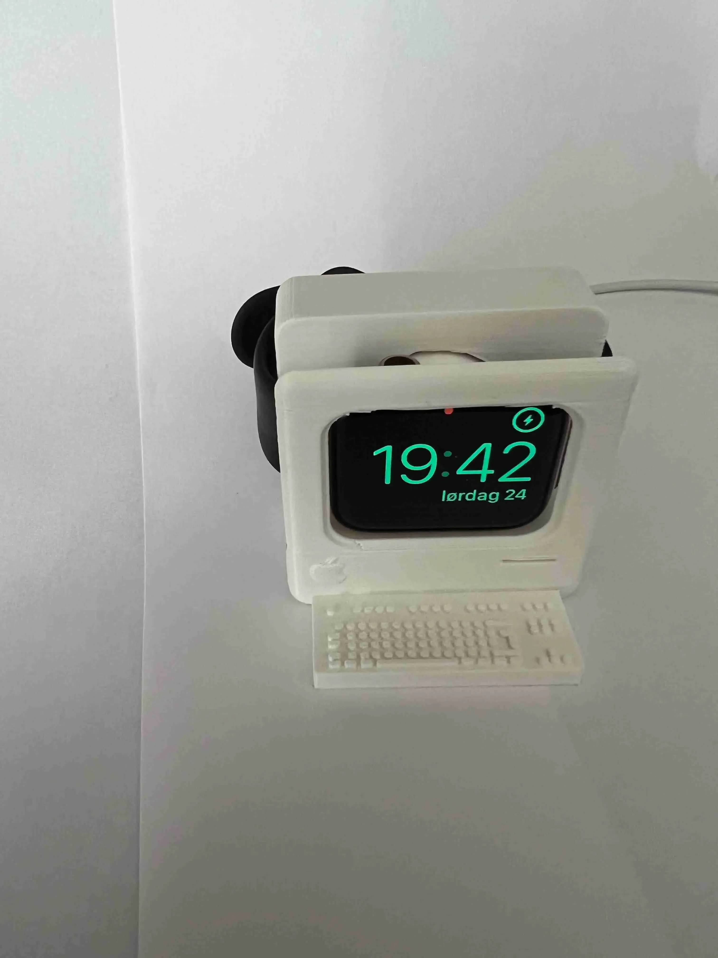 --->>>"Macwatch"<<<---     Apple watch stand/charger