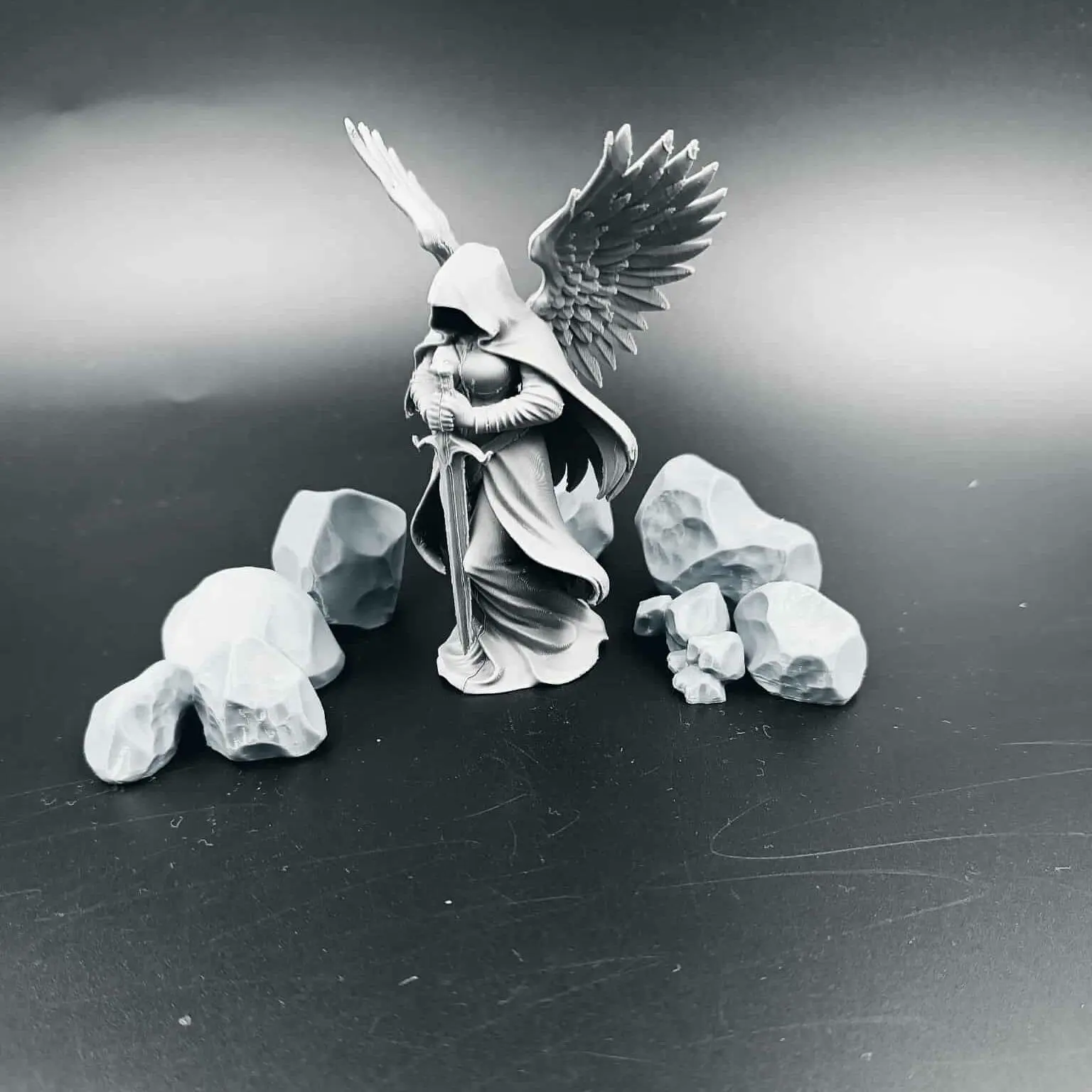 Faceless Angel with Sword – RPG Figurine - Terrain