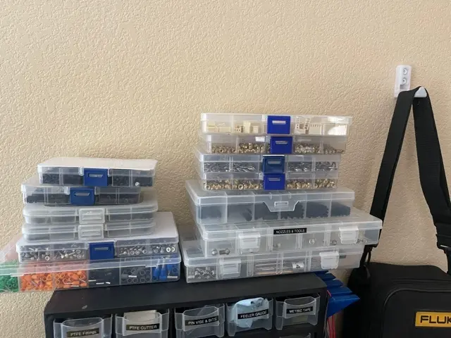 Simple shelf bracket