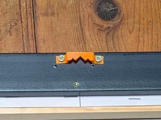 Picture Frame Hanger