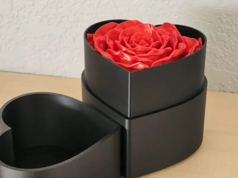 HeartBloom Rose Box