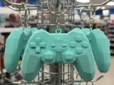 Low-Poly Game Controller – Keychain Edition-0