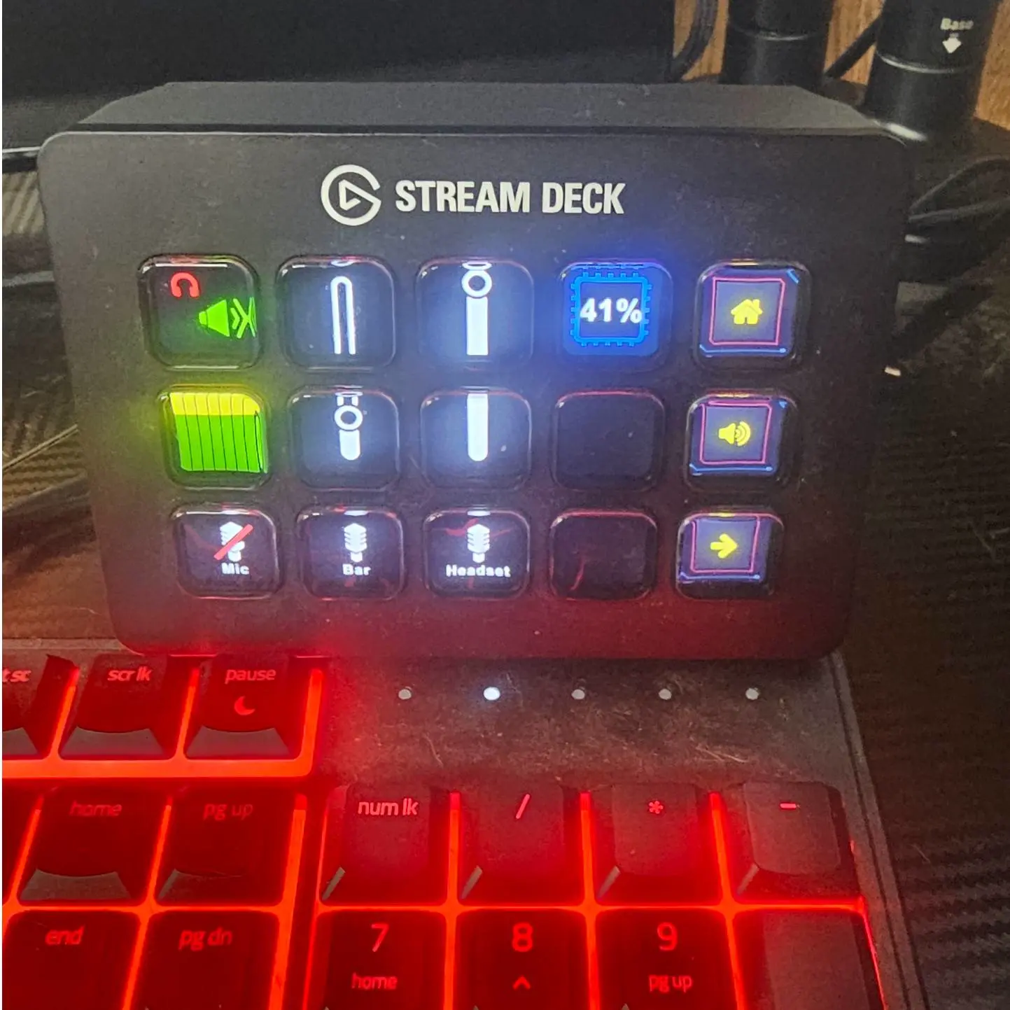 Stream Deck Mount for Keyboard