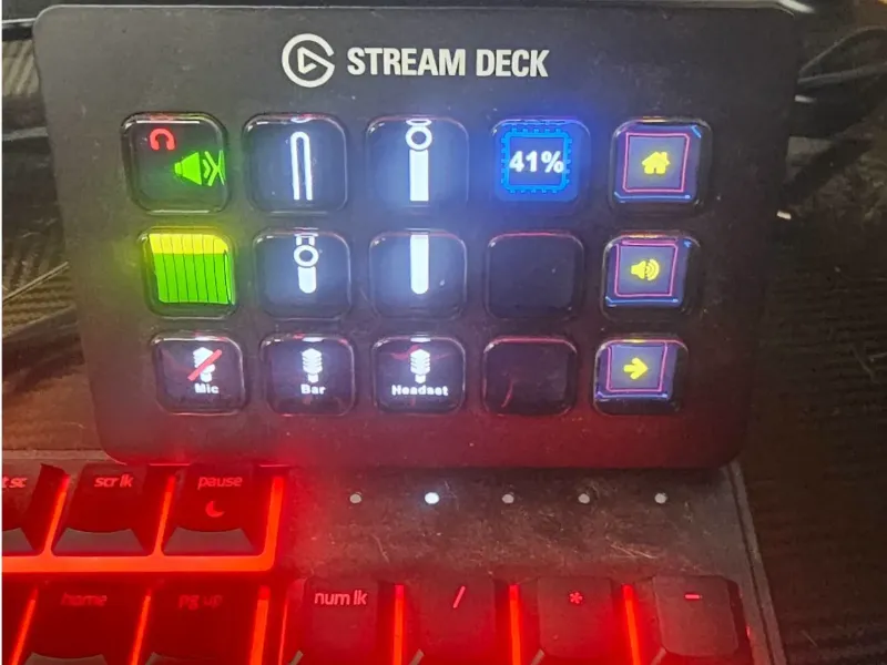 Stream Deck Mount for Keyboard