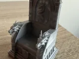Dragon throne-2