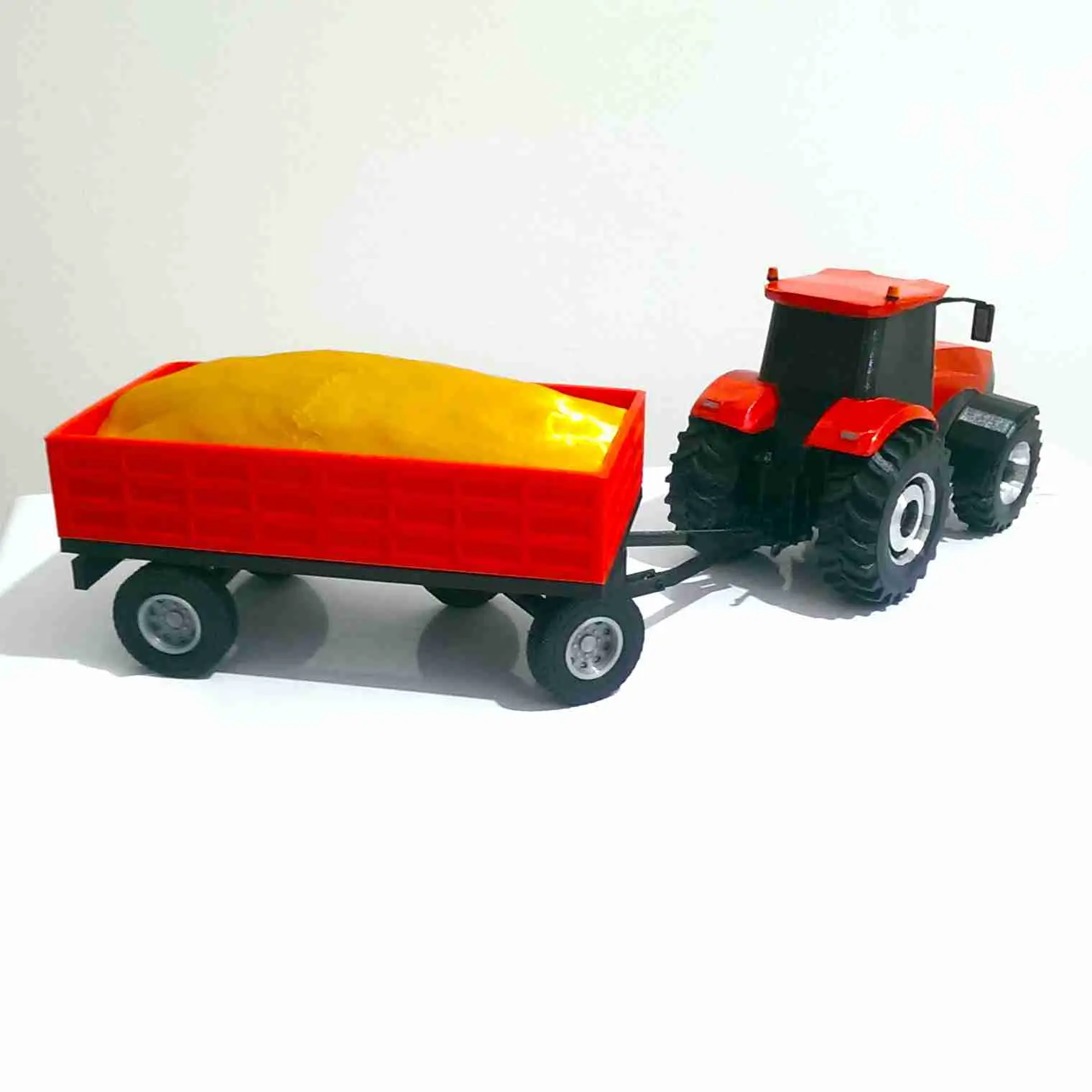TRAKTOR UND ANHÄNGER