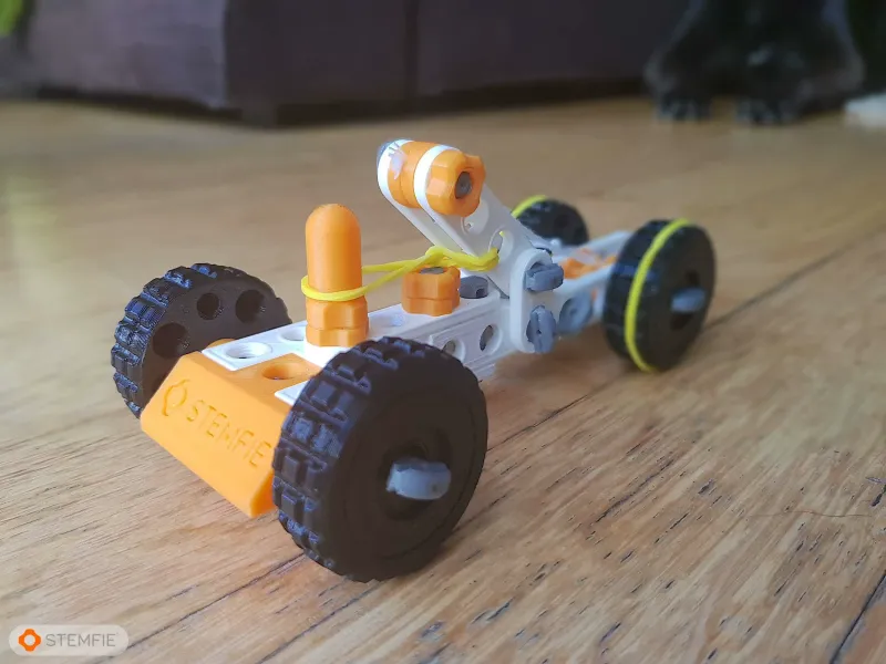 STEMFIE rubber-band-driven car