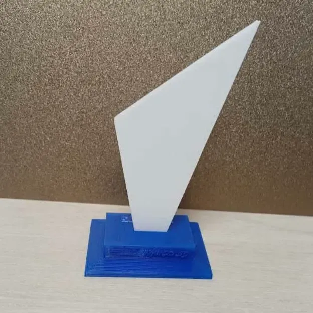 Trofeo triangular - Triangle trophy
