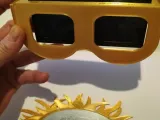 GLASSES FOR ECLIPSE 2026.-1