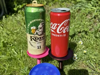 Target as a stand for a can