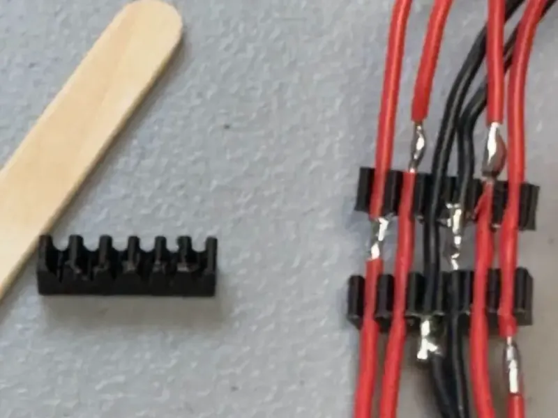 Small wire holder for 6 20AWG wires