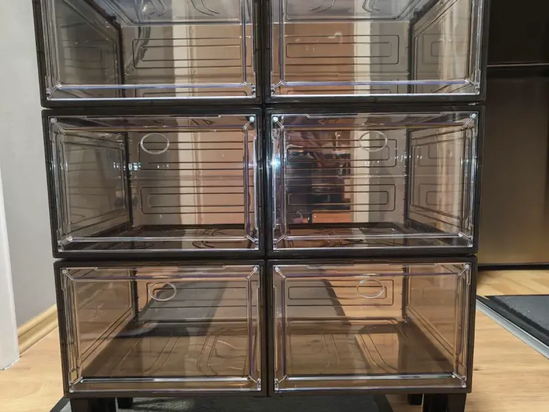 Cadre de base modulaire pour boîtes à chaussures transparentes