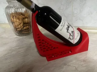 Wine bottle holder