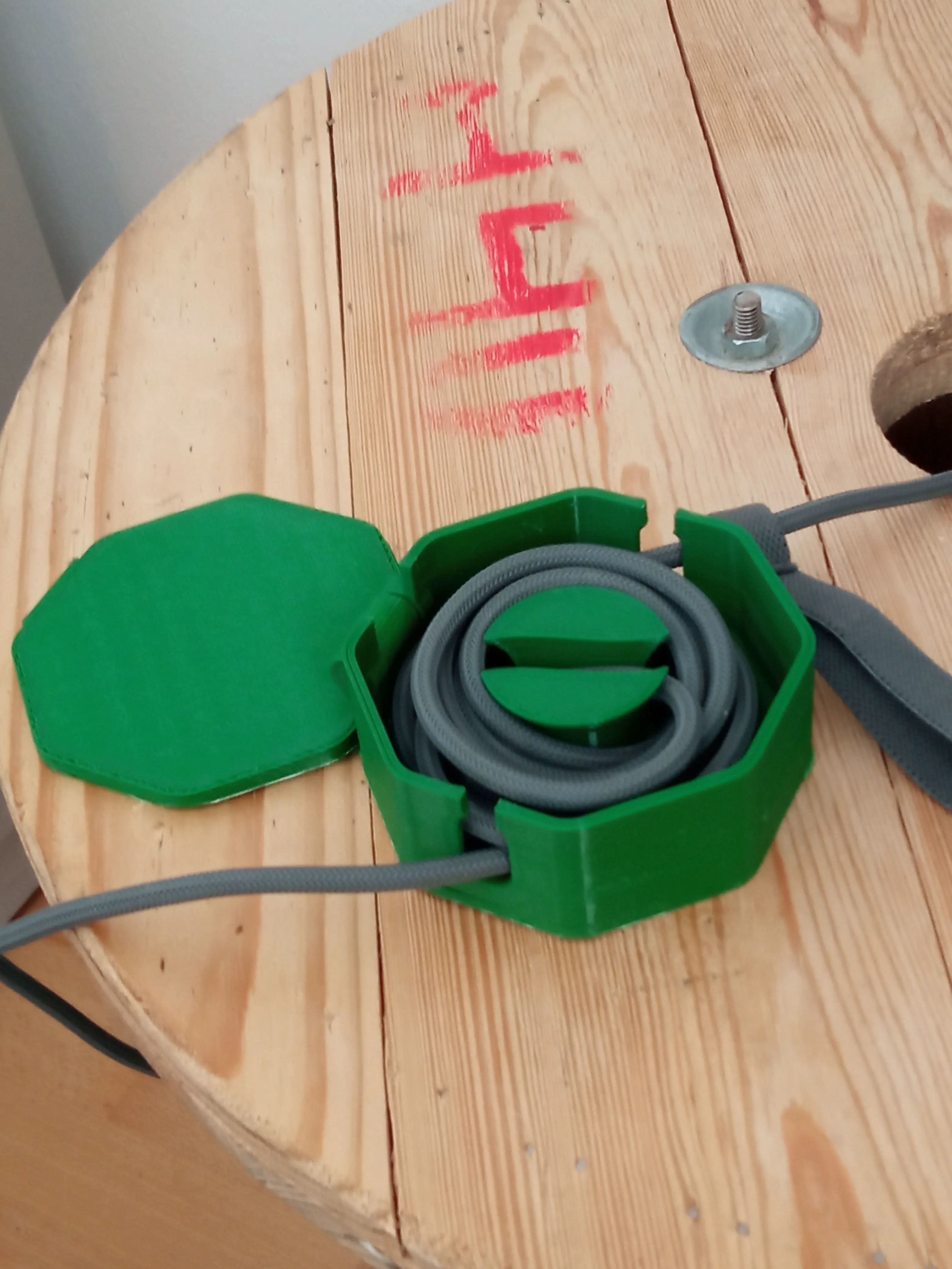 Cabel Oranizer - Cable holder