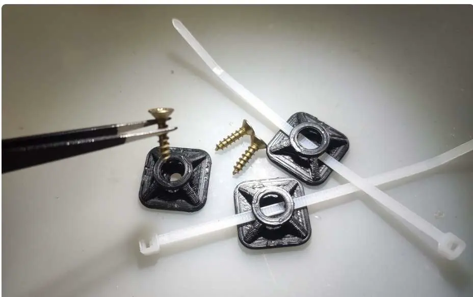 YerayMerino3D tarafından kablo bağı tabanı / zip bağı - Thingiverse