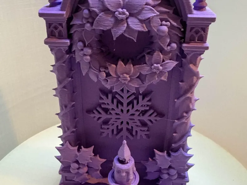 Santuario de Acebo Cubierto de Nieve – El Altar del Florecimiento Invernal