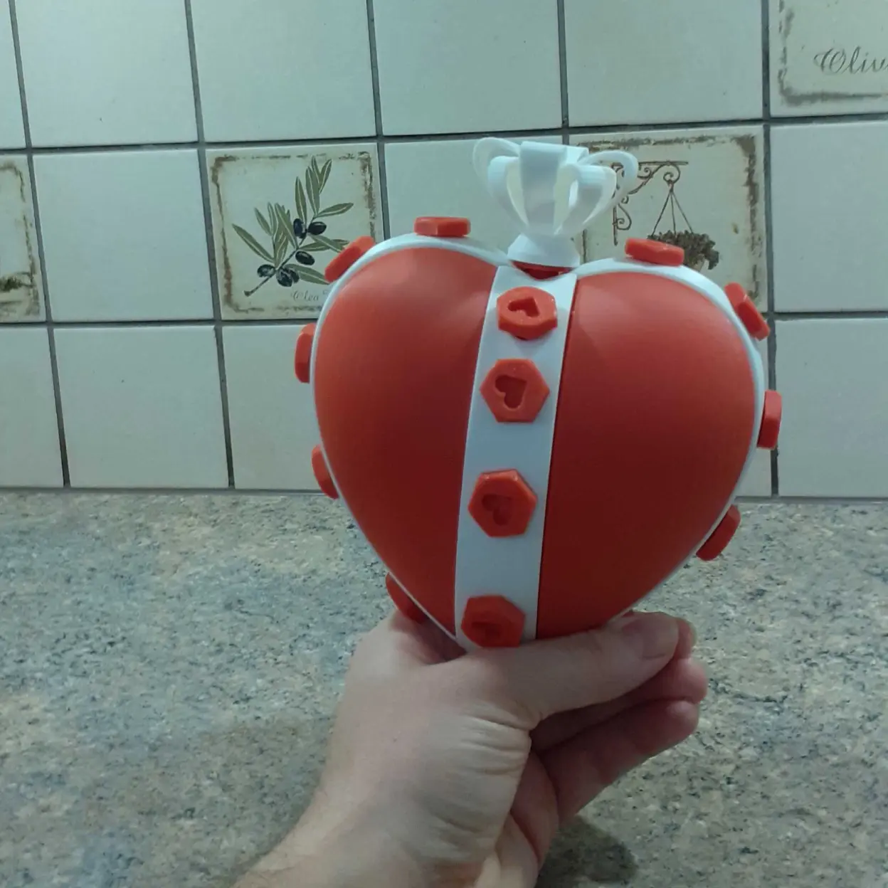 ANNOYING TORTURE HEART GIFT BOX WITH 19 BOLTS