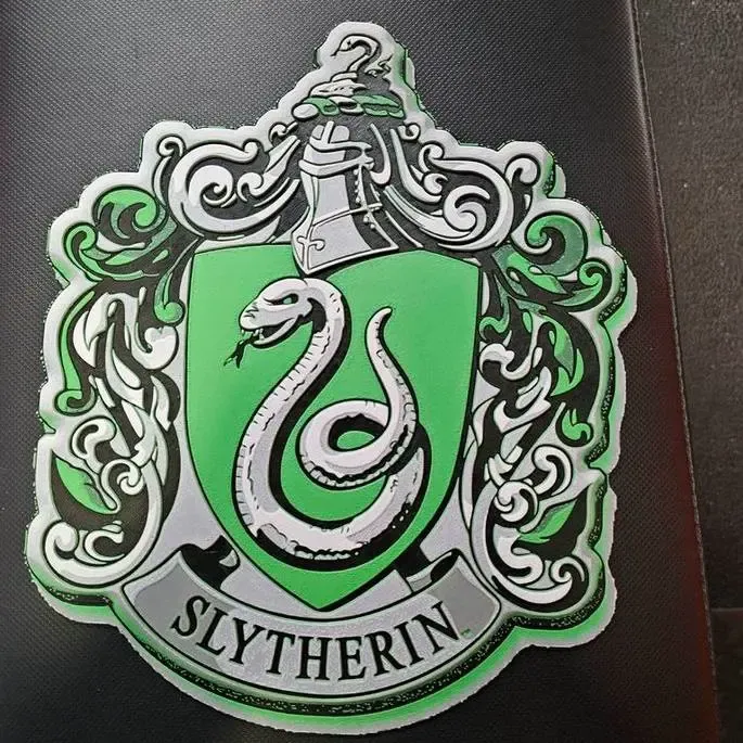 Arte de pared grande del escudo de Slytherin sin necesidad de CFS