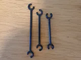 Different sized adapters for the dummy 13 locking stand-0
