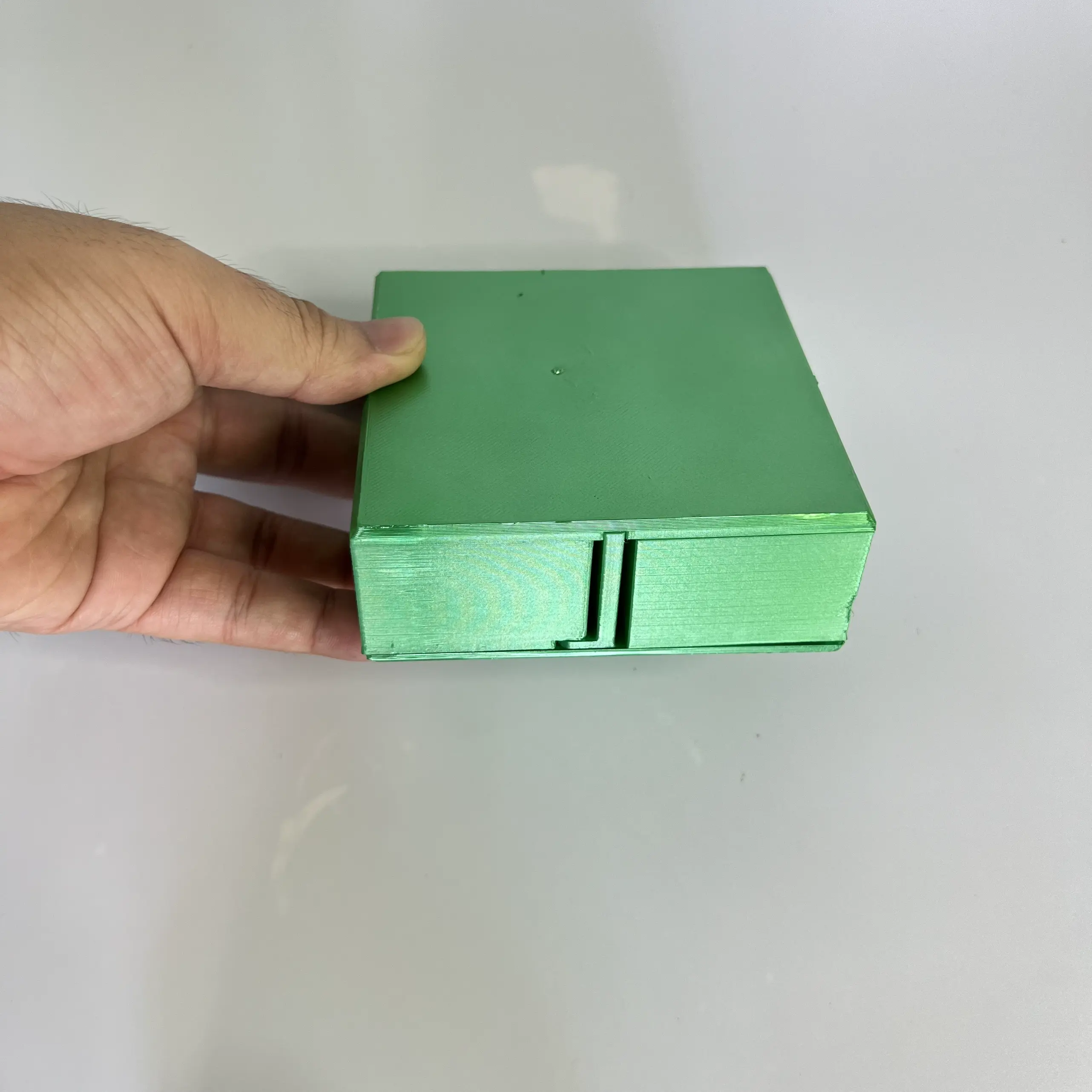 MECHANICAL ROTATING GIFT BOX