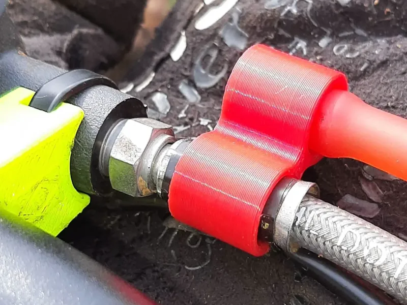 Gas tank hose breather