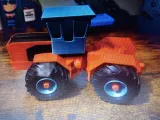 a 4wd tractor-2