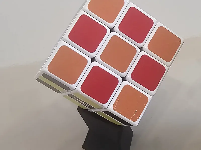 Stackable simple Rubick's Cube stand
