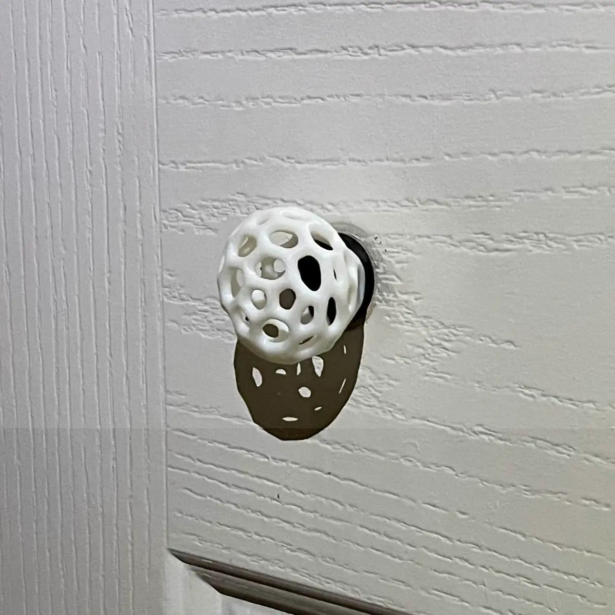 Voronoi door knob for drawers cabinets and folding doors