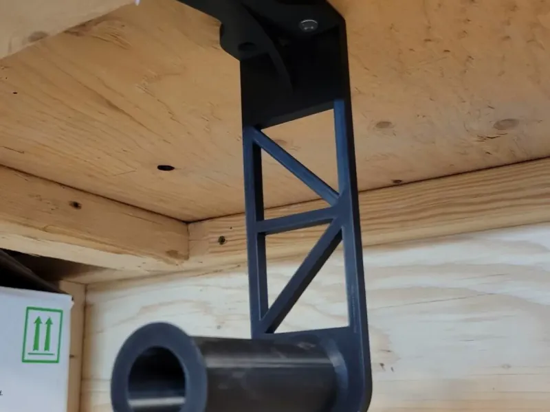 Spool holder with filament guide