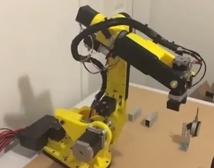 Braço robótico AR2 de 6 eixos https://github.com/Chris-Annin/AR2