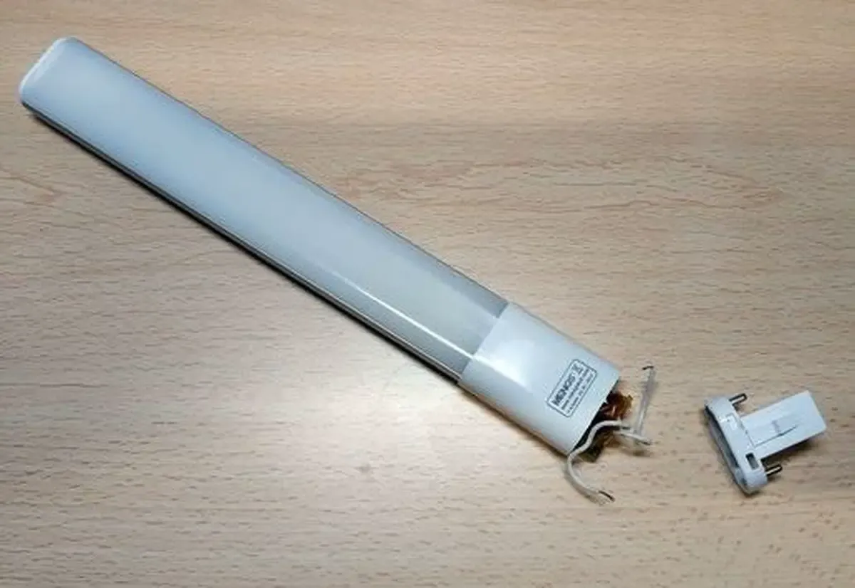 Reciclaggio di una lampadina led G23 a E27