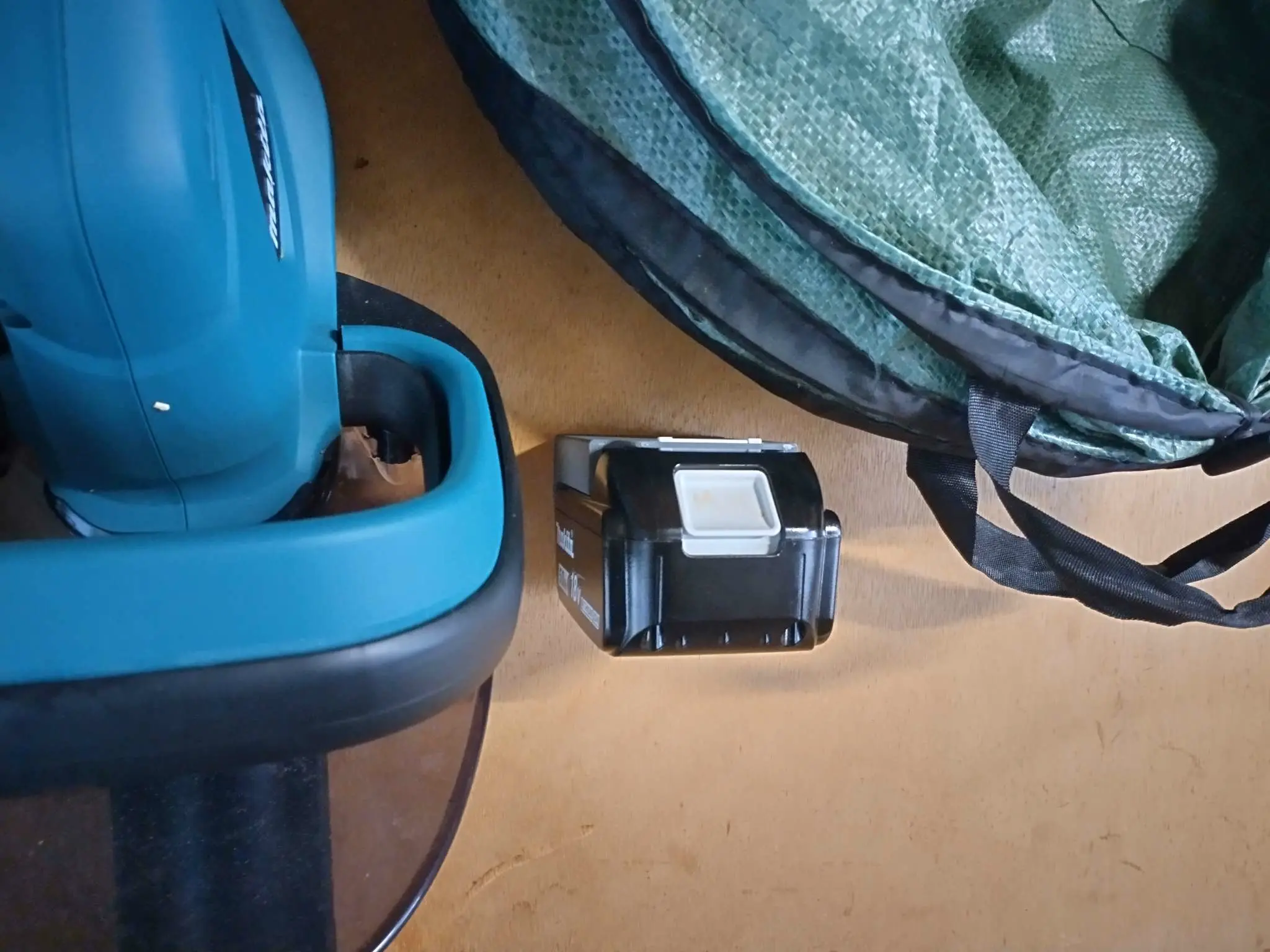 right angle holder for Makita 18v lxt battery 