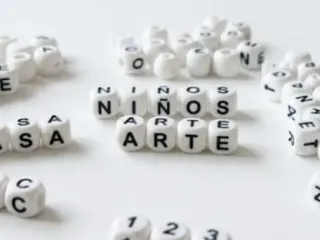 Alphabet & Numbers Bead Kit: Create Your Story / Kit de Cuen