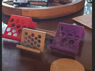 ASize's 2-way Phone Stand