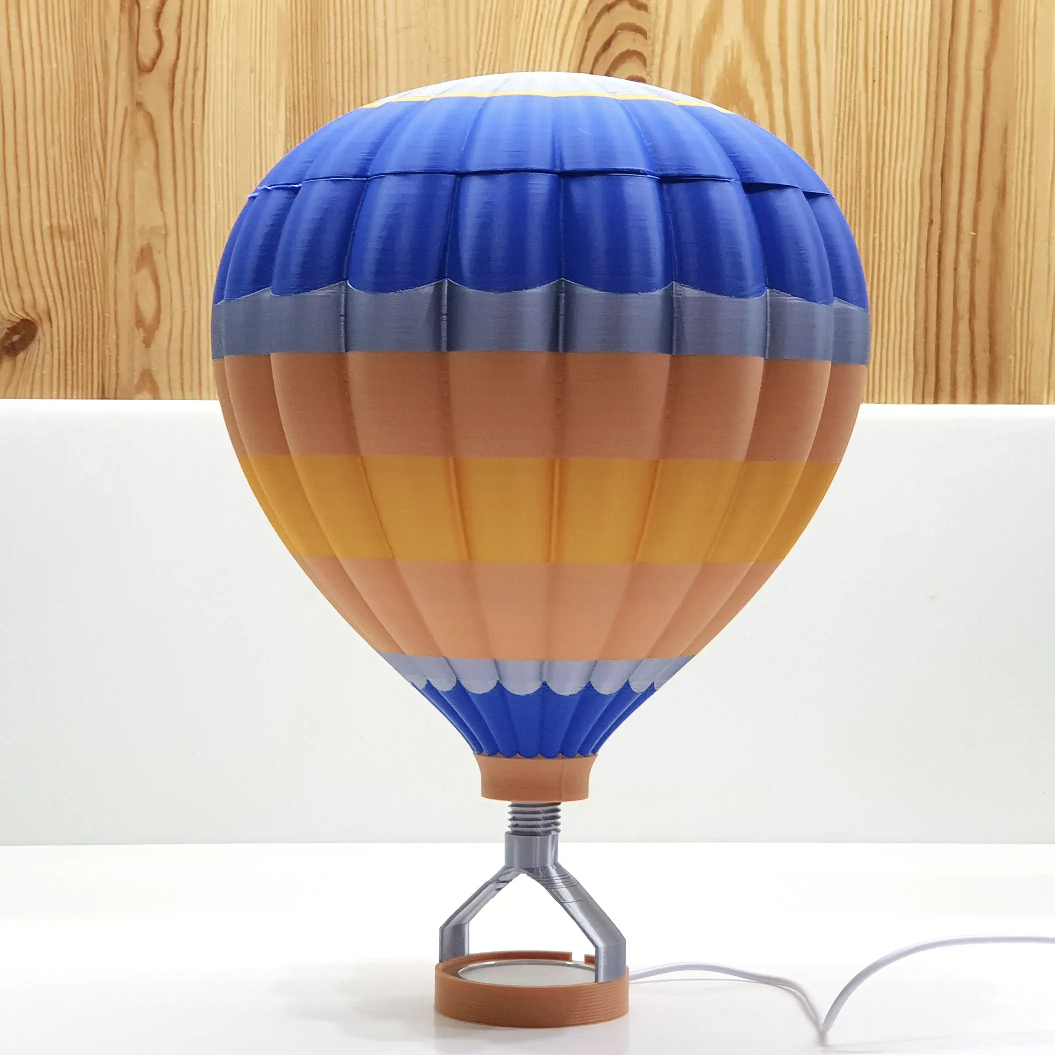 Night light in the form of a balloon