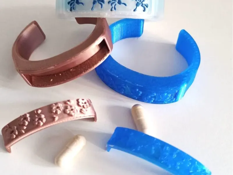 ARMBAND MET VERBORGEN VAKJE