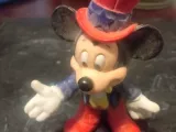 Micky mouse with Uncle Sam out fit on-0