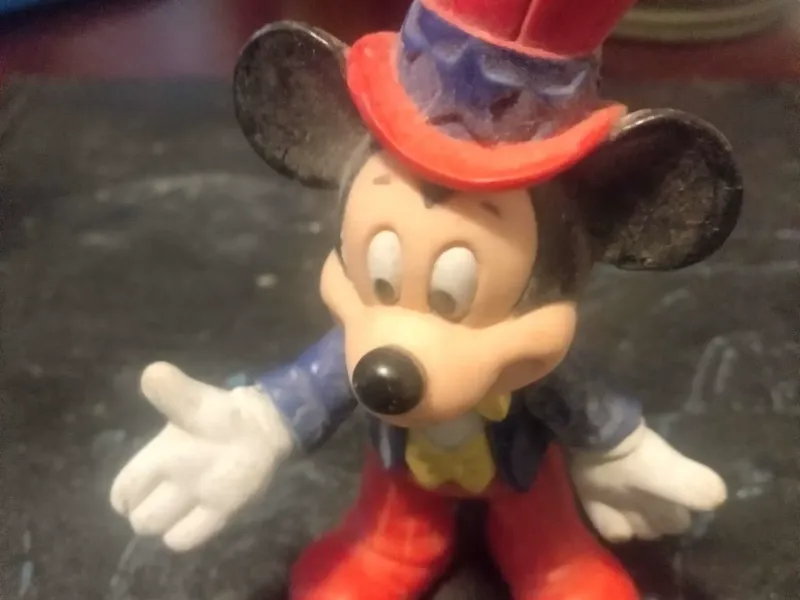 Micky ratón con el Tío Sam fuera de ajuste en