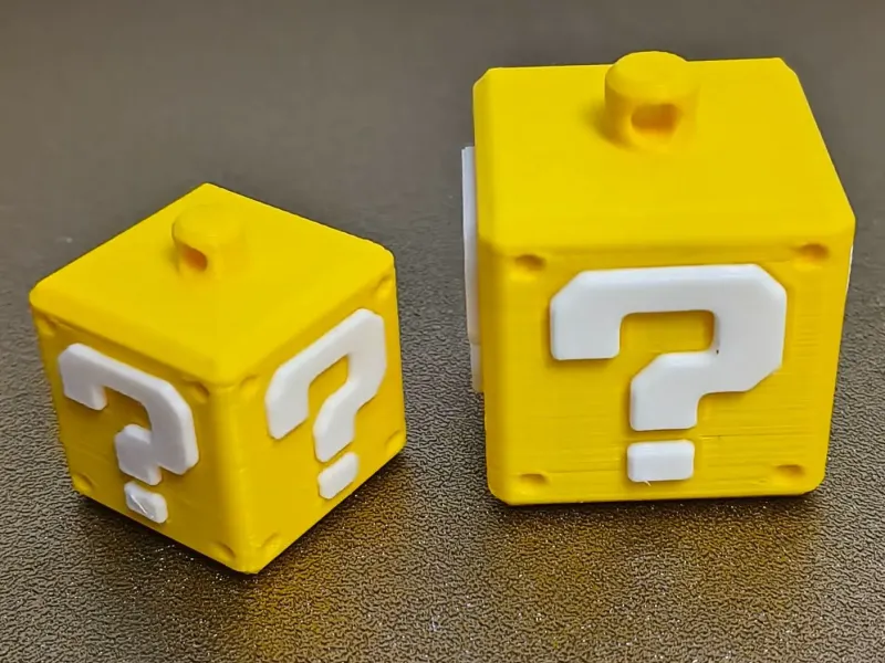 Super Mario Vraagtekenblok Sleutelhanger, twee formaten