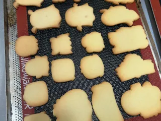 Cookie cutter phantom shape