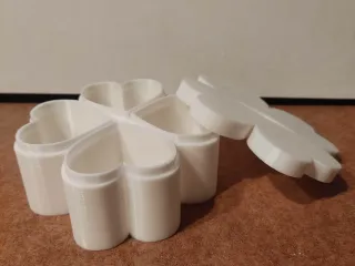 A 4 heart box