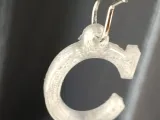 سلسلة مفاتيح حرف C-1