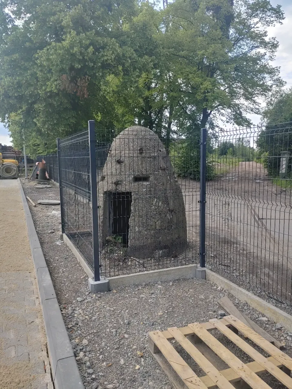 EIN-MANN BUNKER FROM WW2 IN 1:1 SCALE (FROM GLIWICE)