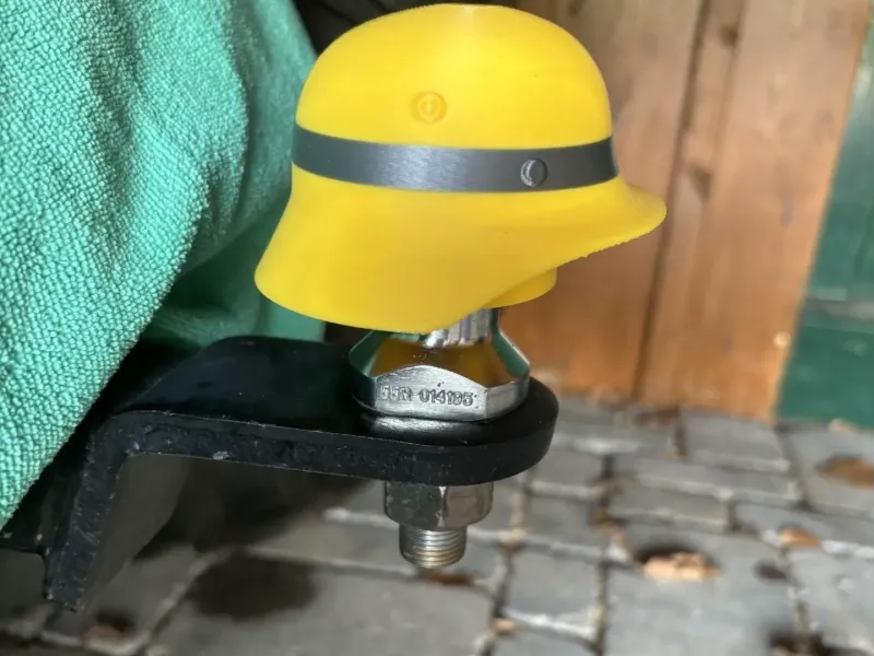 Feuerwehrhelm für Anhängerkupplung