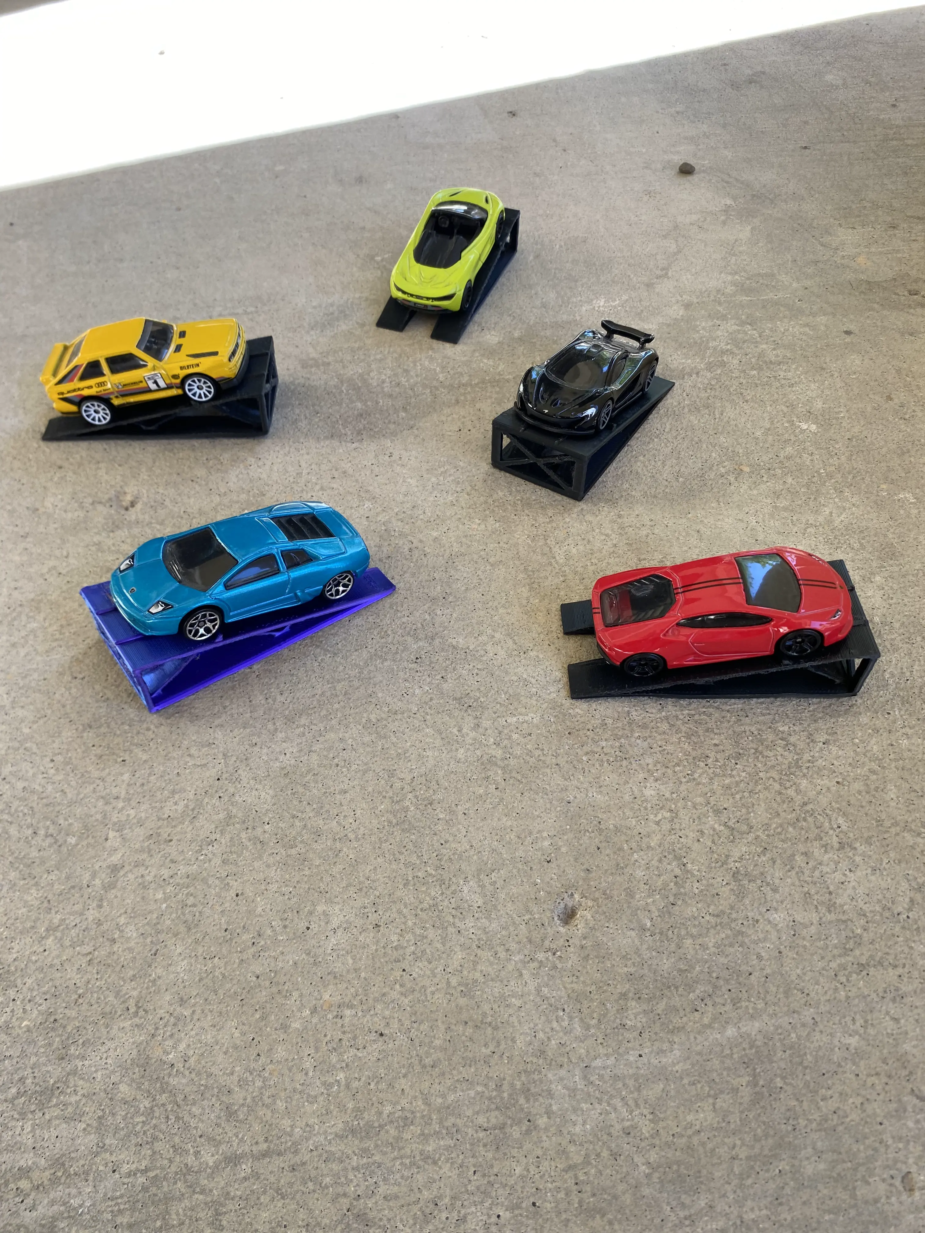 Hot Wheels Display Ramp 1:64 Scale