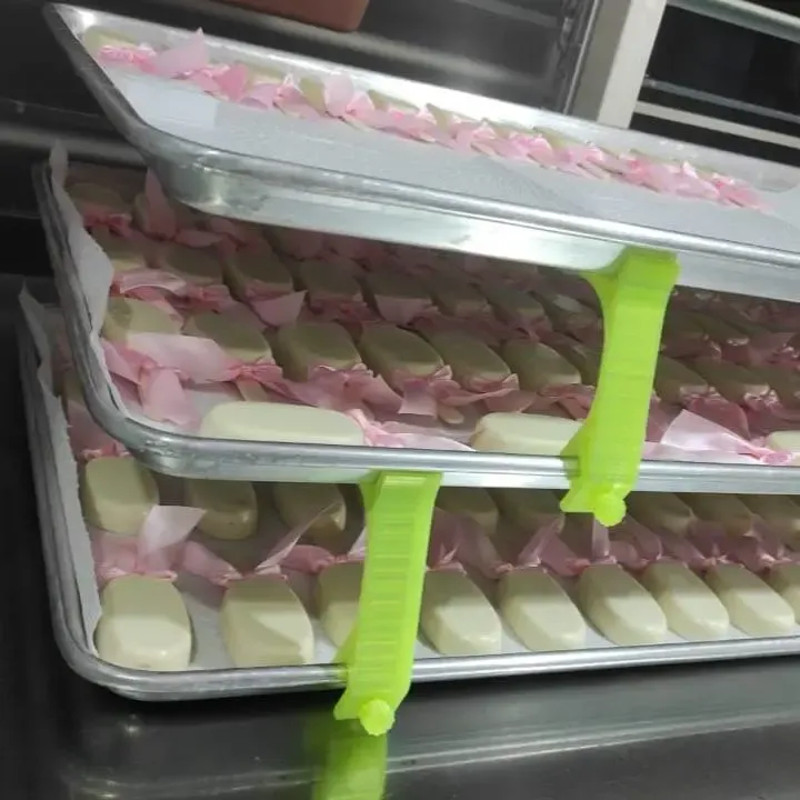 suportes para bandejas de confeitaria