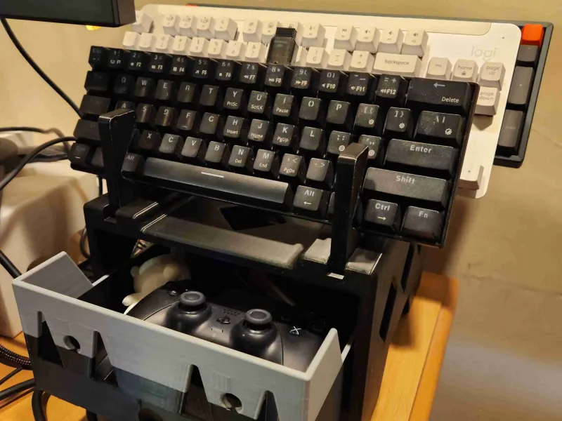 EXPOSITOR DE TECLADOS COM ARRUMAÇÃO